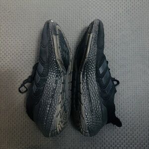 Adidas running shoes size 11